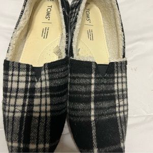 Flannel lined toms sz 9.5